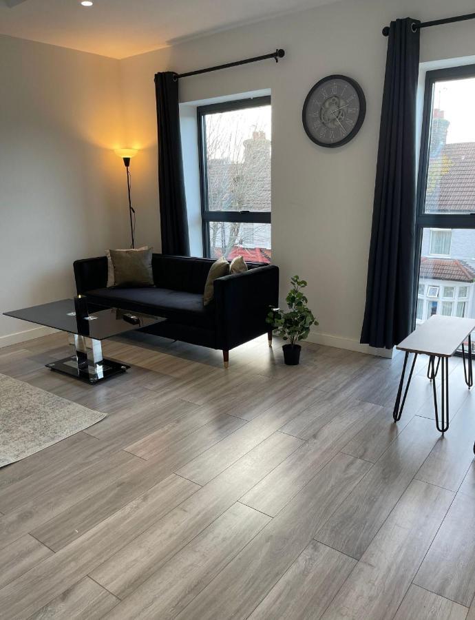 Stratford Apartment With Balcony Лондон Екстериор снимка