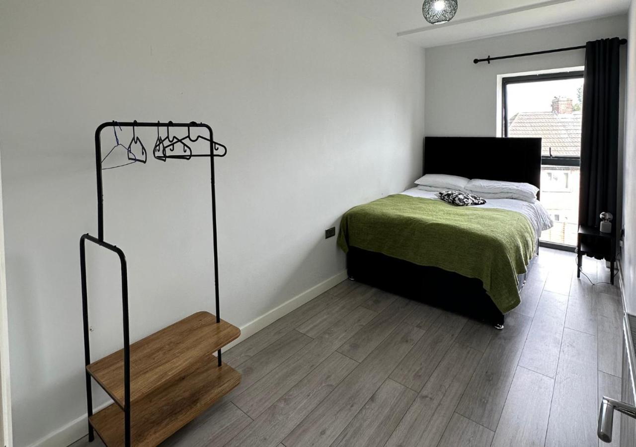 Stratford Apartment With Balcony Лондон Екстериор снимка